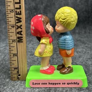 BERRIES Vintage 70s Kissing Couple Figurine Love Can Happen So Quickly Hong Kong